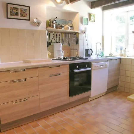 Vakantiehuis Three-bedroom Holiday In *
