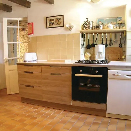 Three-bedroom Holiday In * Gémozac
