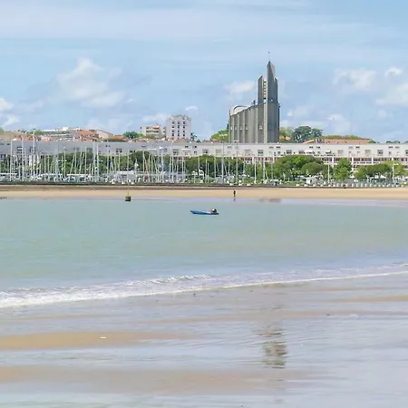 Vakantiehuis Three-bedroom Holiday In Gémozac